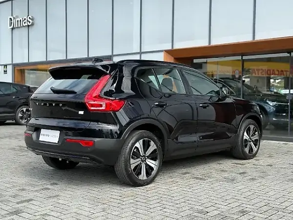 Volvo XC40 Recharge - Imagem 4