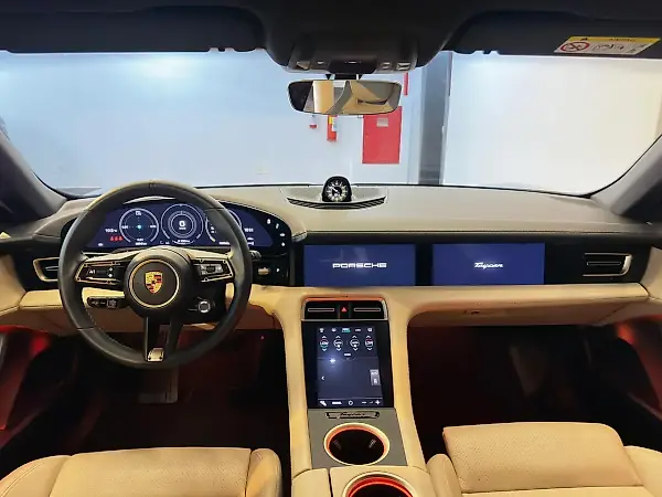 Porsche Taycan - Imagem 6