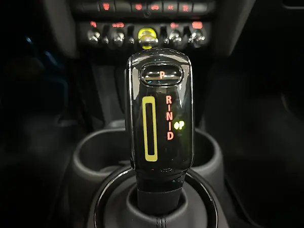 Mini Cooper SE - Imagem 19