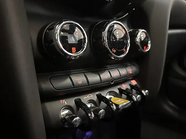 Mini Cooper SE - Imagem 18