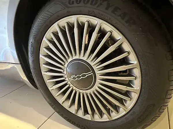 Fiat 500e - Imagem 12