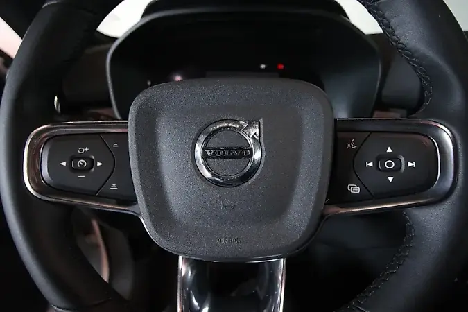 Volvo XC40 Recharge - Imagem 6