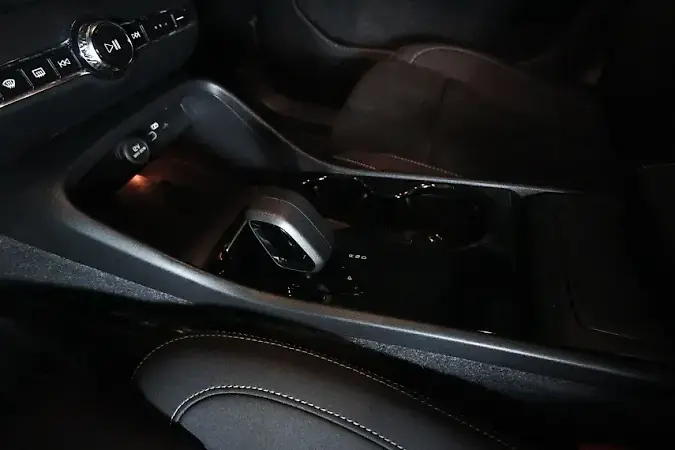 Volvo XC40 Recharge - Imagem 8