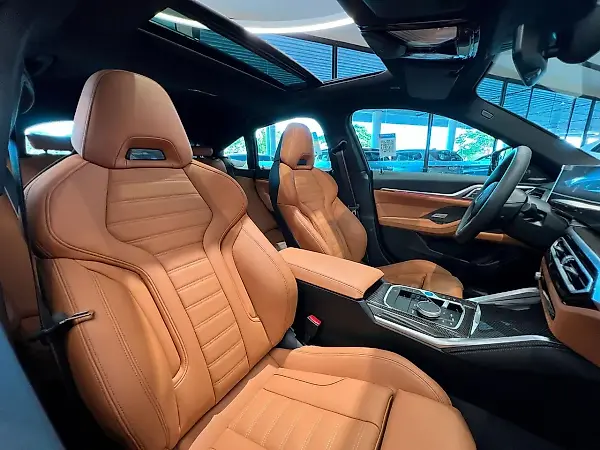 BMW I4 - Imagem 11