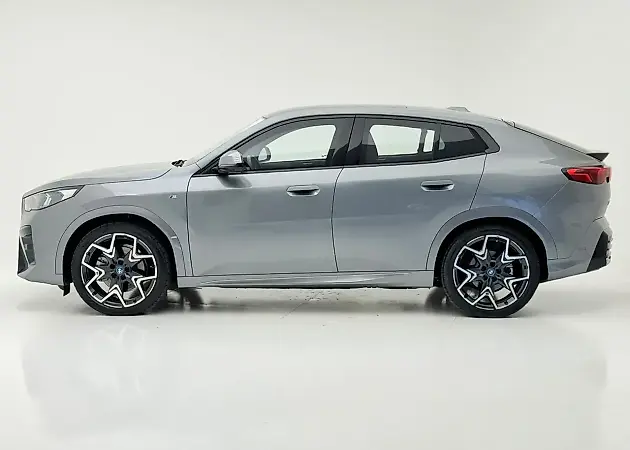 BMW IX2 - Imagem 6
