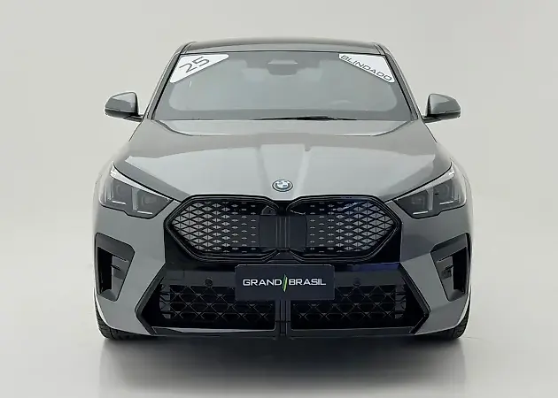 BMW IX2 - Imagem 8