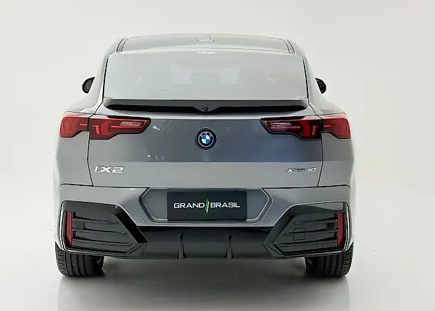 BMW IX2 - Imagem 4