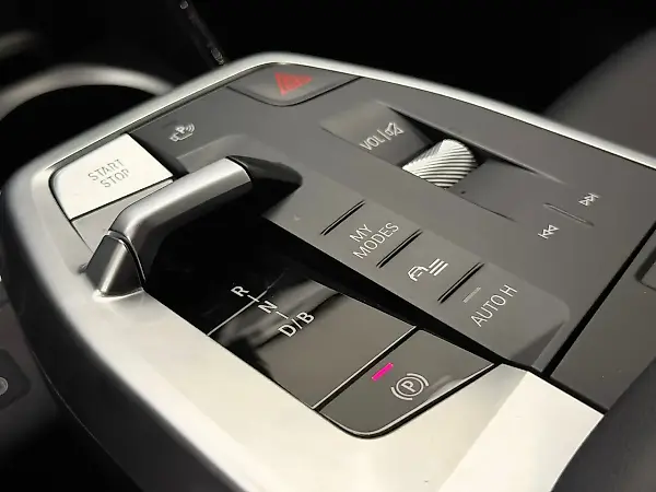 BMW IX2 - Imagem 13