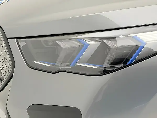 BMW IX2 - Imagem 16