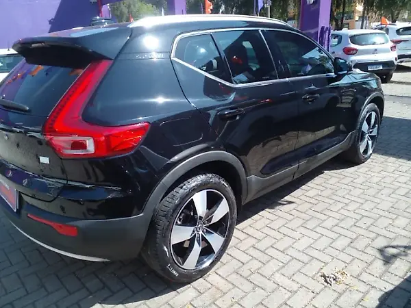 Volvo XC40 Recharge Plug-in Hybrid - Imagem 6