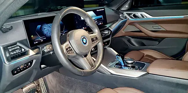 BMW I4 Edrive40 - Imagem 19