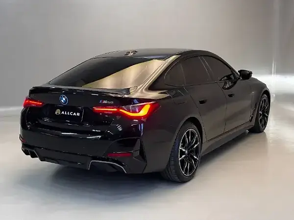BMW I4 - Imagem 13
