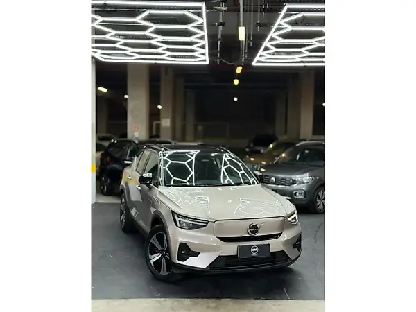 Volvo XC40 Recharge - Imagem 1