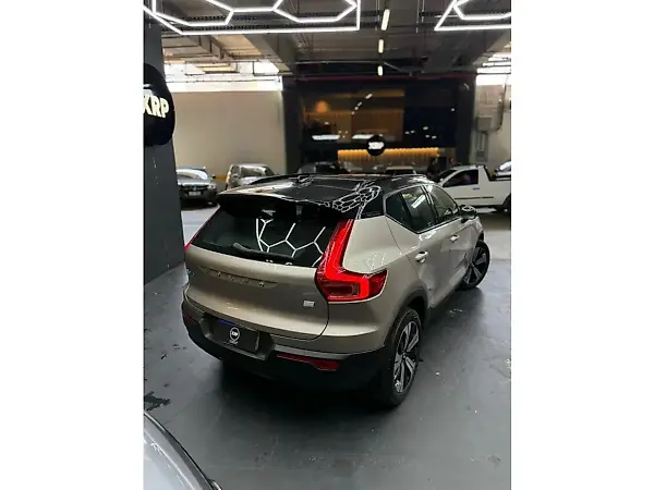 Volvo XC40 Recharge - Imagem 4