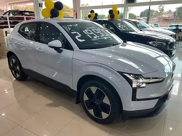 Volvo EX30 - Imagem 1
