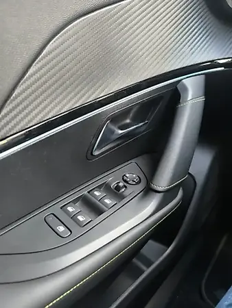Peugeot E-2008 - Imagem 15
