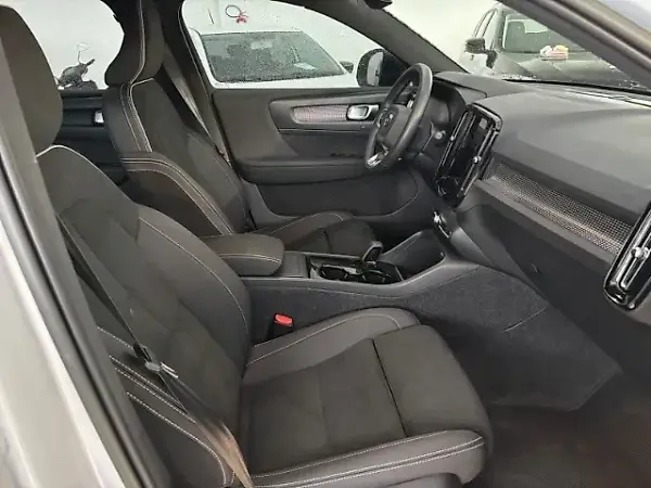 Volvo XC40 Recharge - Imagem 8