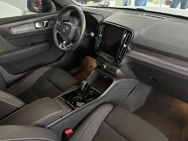 Volvo XC40 Recharge - Imagem 7