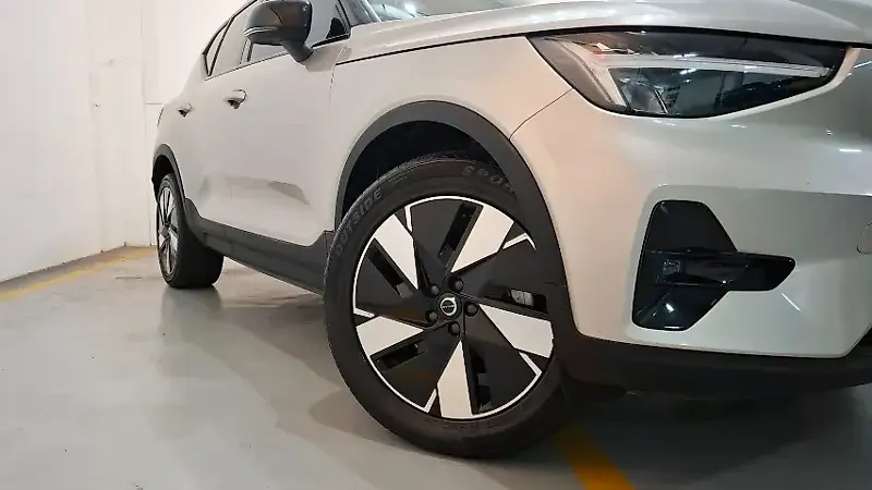 Volvo XC40 Recharge - Imagem 12