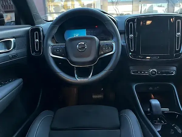 Volvo XC40 Recharge - Imagem 11