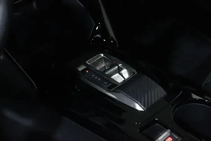 Peugeot E-2008 - Imagem 8