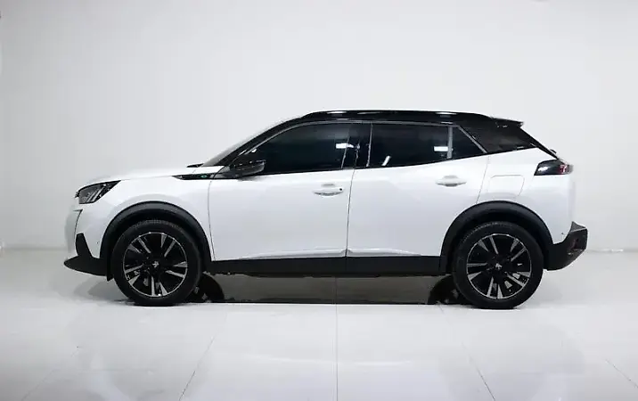 Peugeot E-2008 - Imagem 13