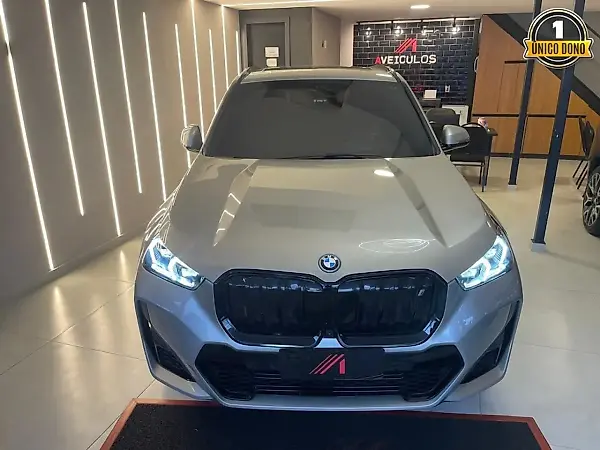 BMW IX1 - Imagem 1
