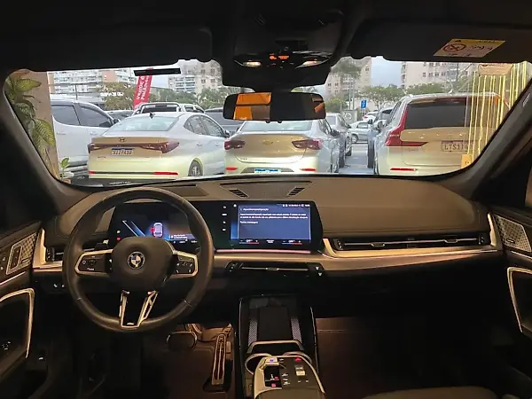 BMW IX1 - Imagem 9