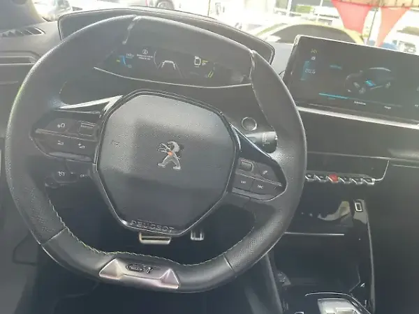 Peugeot E-2008 - Imagem 12
