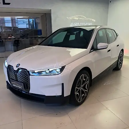 BMW Ix - Imagem 1