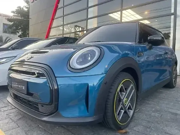 Mini Cooper SE - Imagem 1