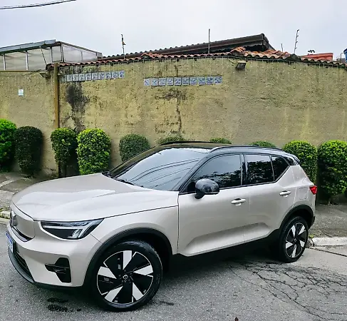 Volvo XC40 Recharge - Imagem 1