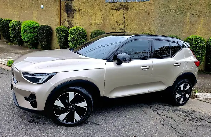 Volvo XC40 Recharge - Imagem 2