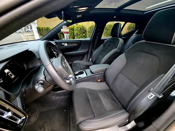 Volvo XC40 Recharge - Imagem 9