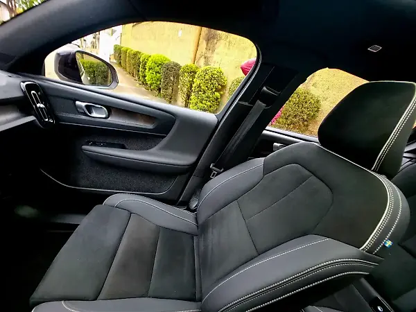Volvo XC40 Recharge - Imagem 18