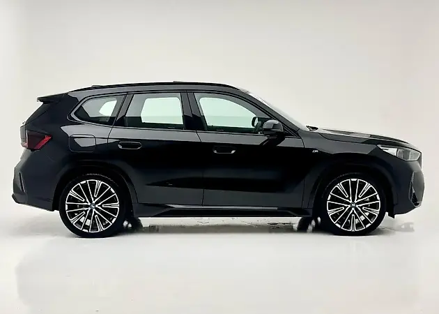 BMW Ix - Imagem 2