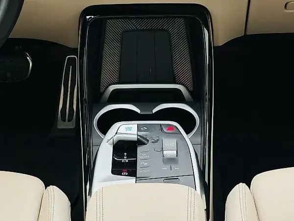 BMW Ix - Imagem 16