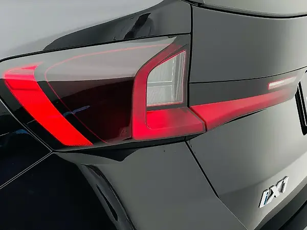 BMW Ix - Imagem 19