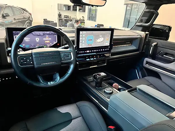 GMC Hummer EV SUV - Imagem 20