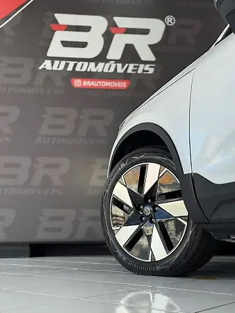 Volvo C40 Recharge - Imagem 7