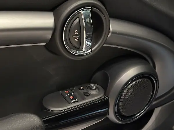Mini Cooper SE - Imagem 16