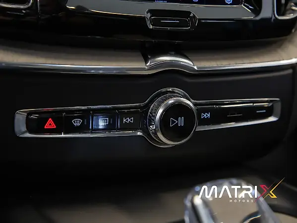 Volvo Xc60 Recharge Plug-in Hybrid - Imagem 13