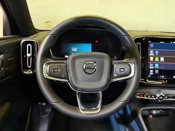Volvo XC40 Recharge - Imagem 12