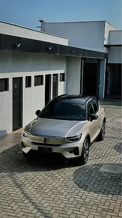 Volvo XC40 Recharge - Imagem 1