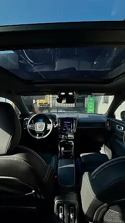 Volvo XC40 Recharge - Imagem 8