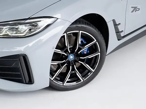 BMW I4 Edrive40 - Imagem 14