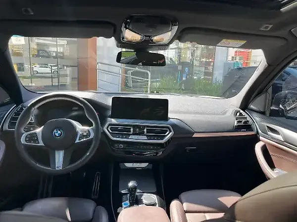 BMW IX3 - Imagem 11