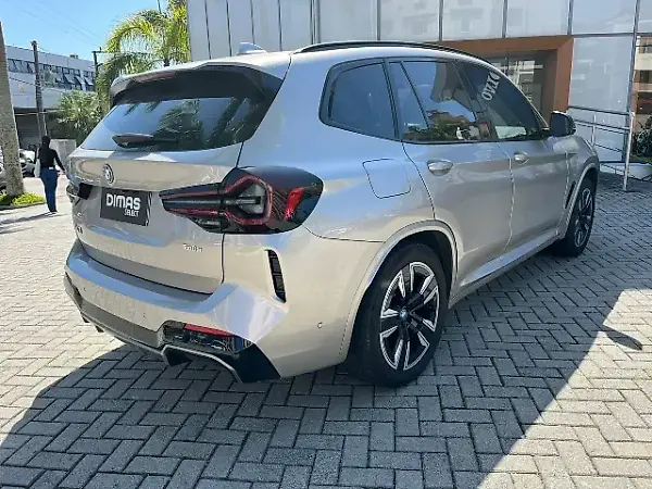 BMW IX3 - Imagem 6