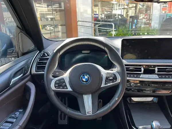 BMW IX3 - Imagem 12