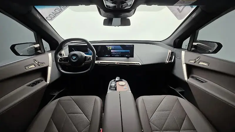 BMW Ix - Imagem 11